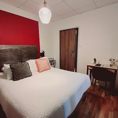 Logis Hotel Restaurant La Brasserie Treignac Dış mekan fotoğraf