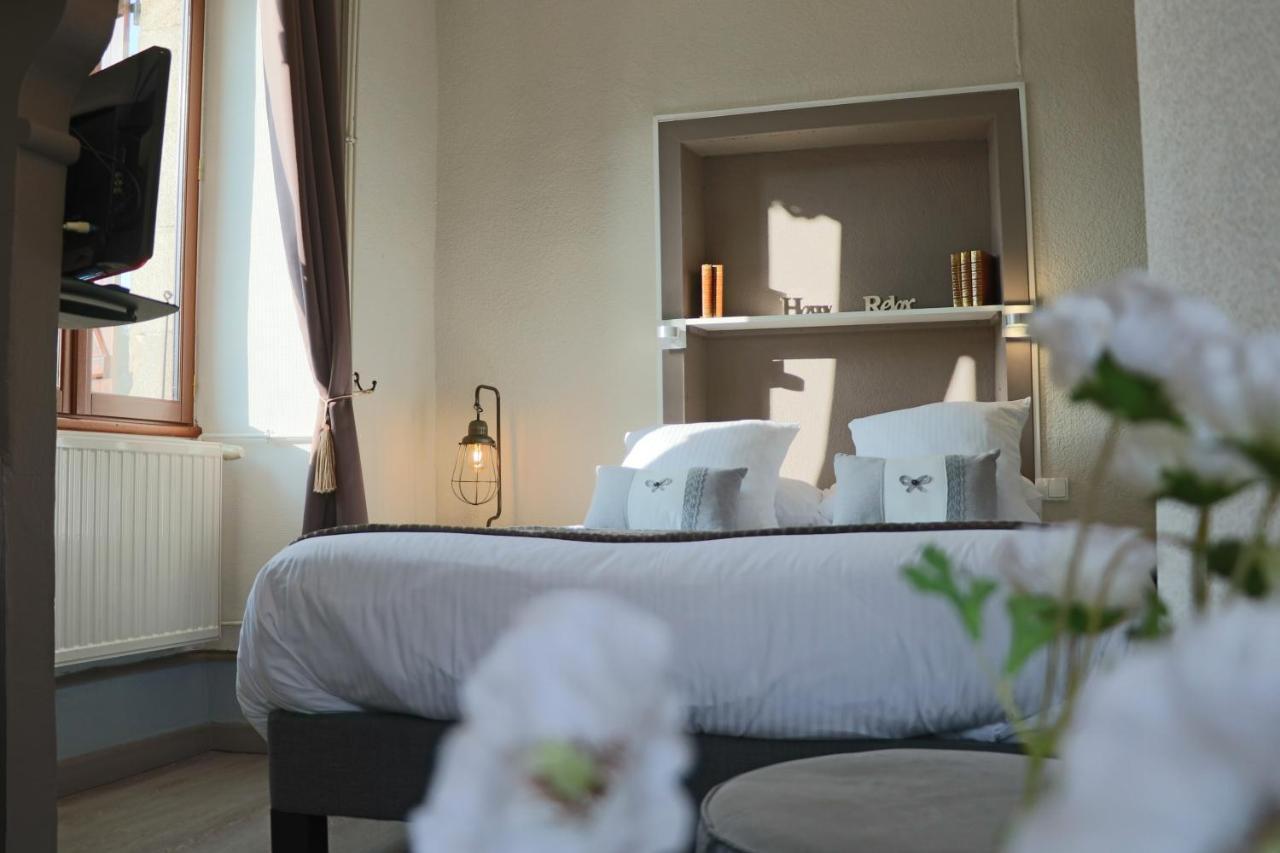 Logis Hotel Restaurant La Brasserie Treignac Dış mekan fotoğraf