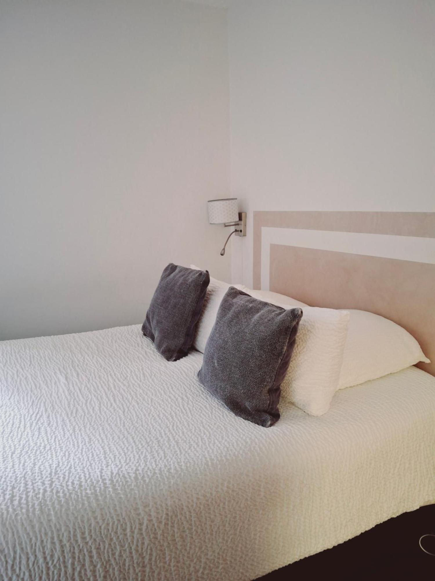 Logis Hotel Restaurant La Brasserie Treignac Dış mekan fotoğraf
