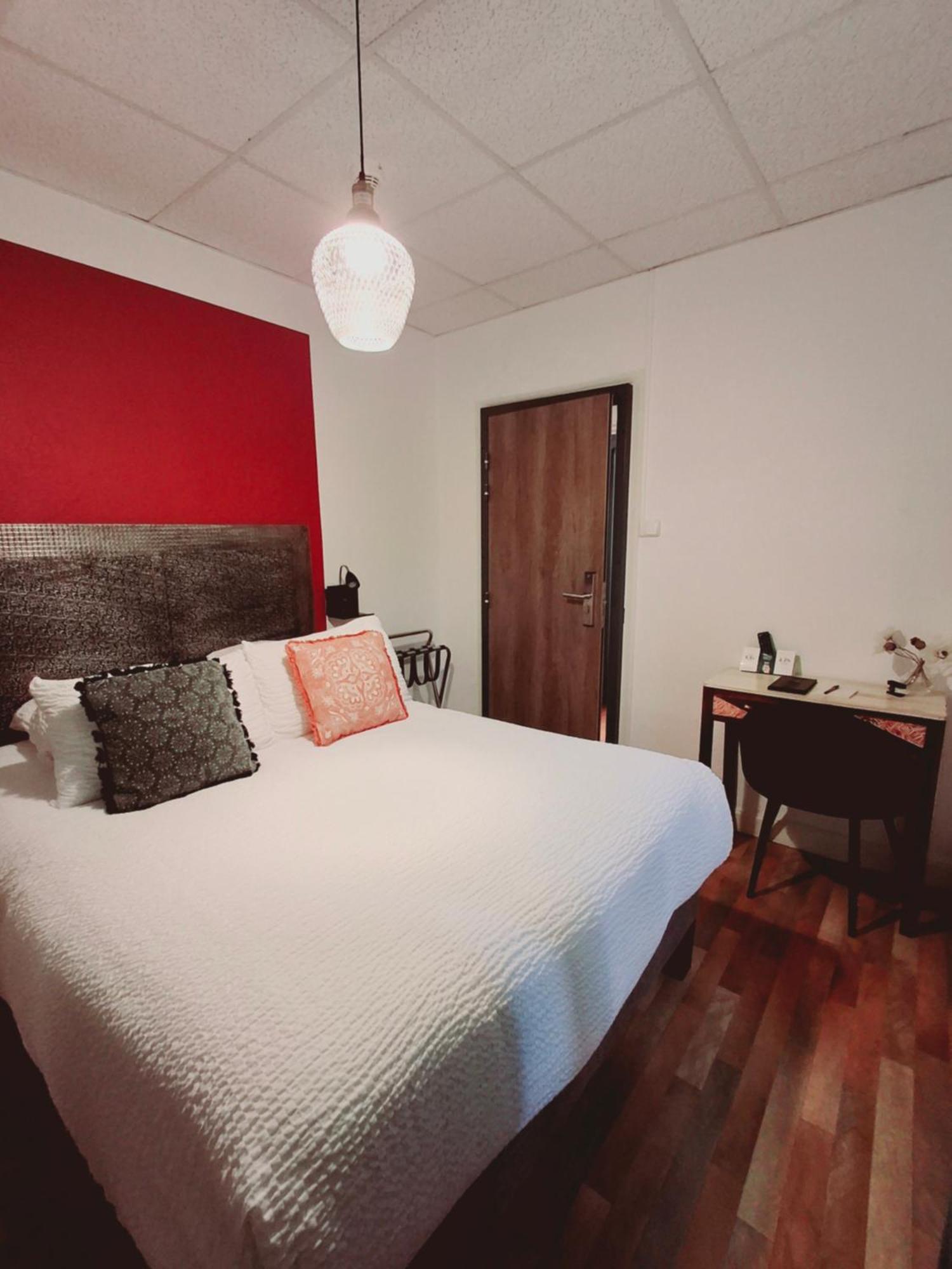 Logis Hotel Restaurant La Brasserie Treignac Dış mekan fotoğraf