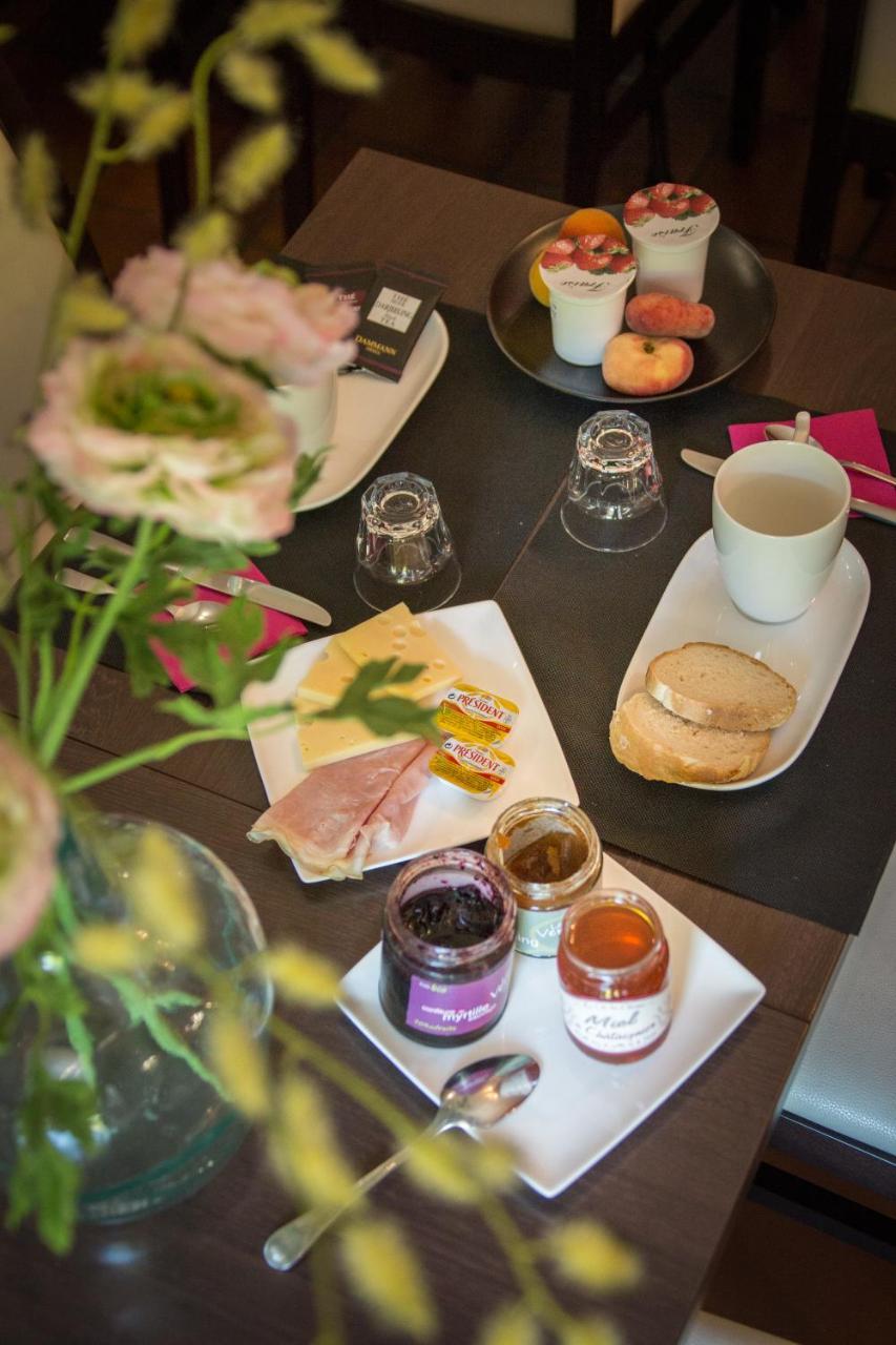 Logis Hotel Restaurant La Brasserie Treignac Dış mekan fotoğraf