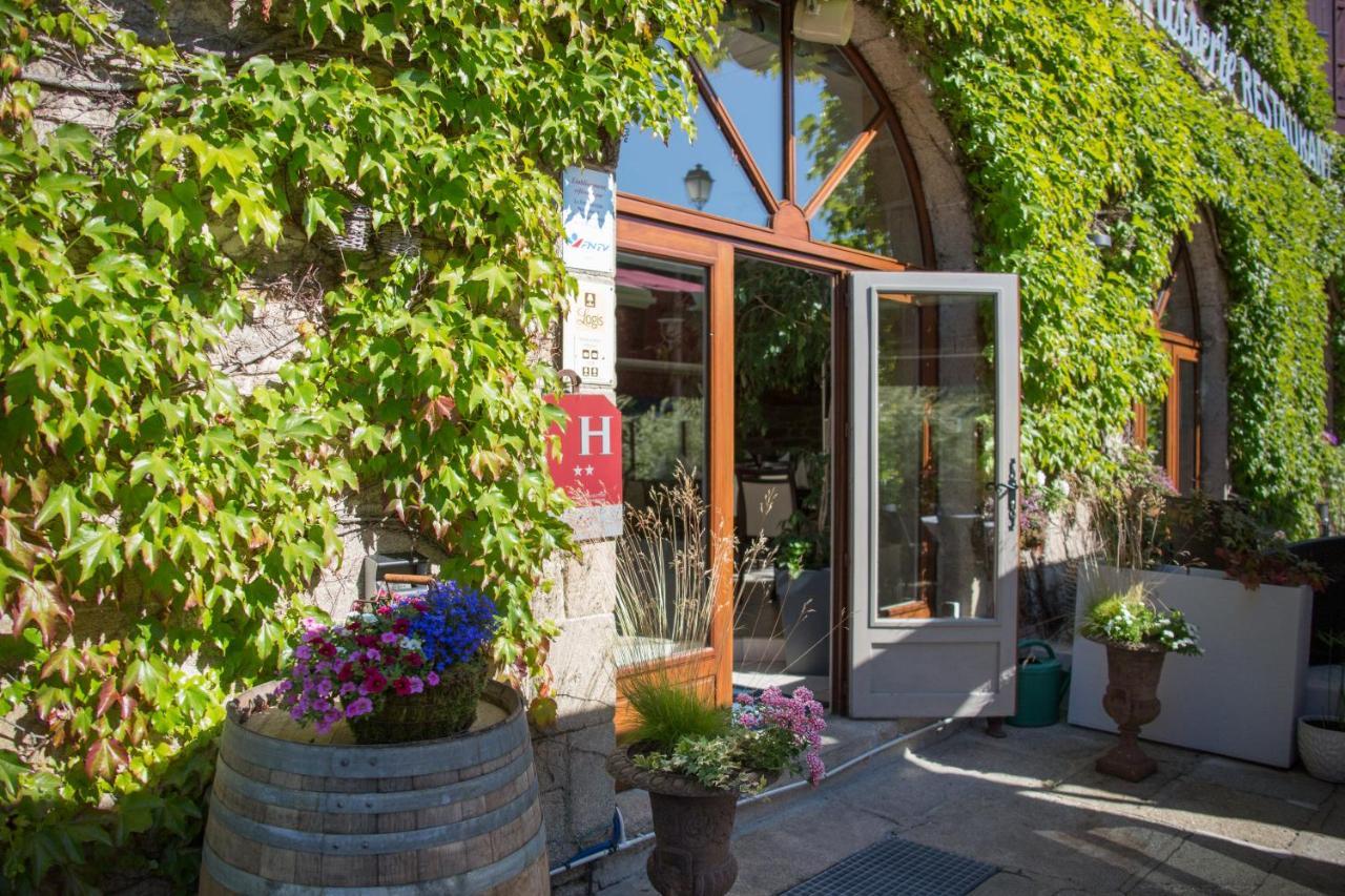 Logis Hotel Restaurant La Brasserie Treignac Dış mekan fotoğraf