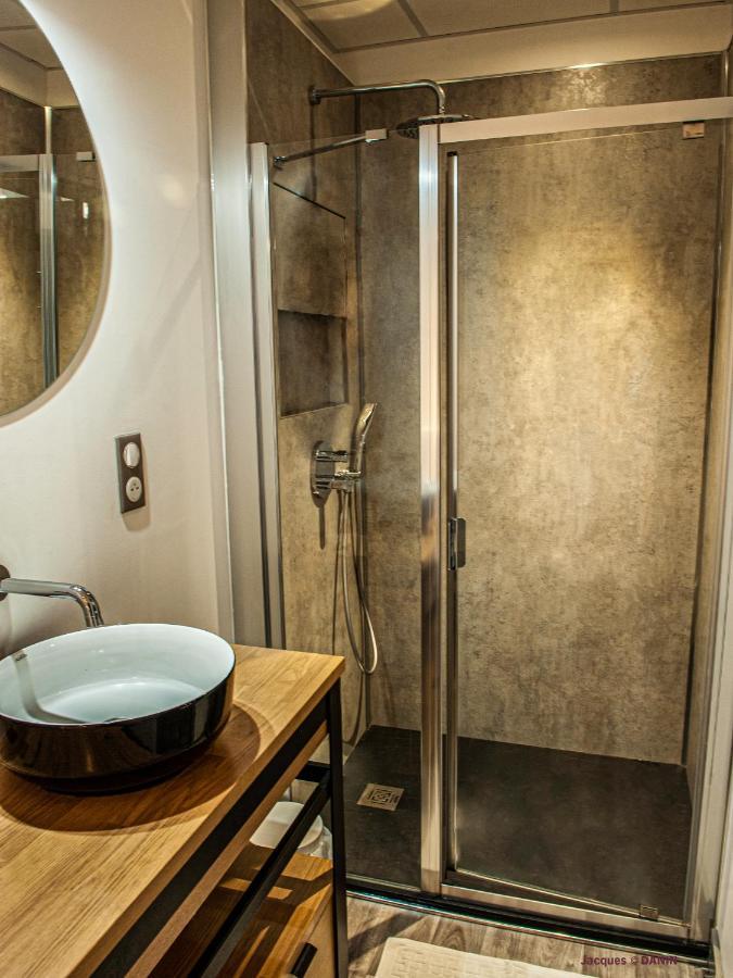 Logis Hotel Restaurant La Brasserie Treignac Dış mekan fotoğraf